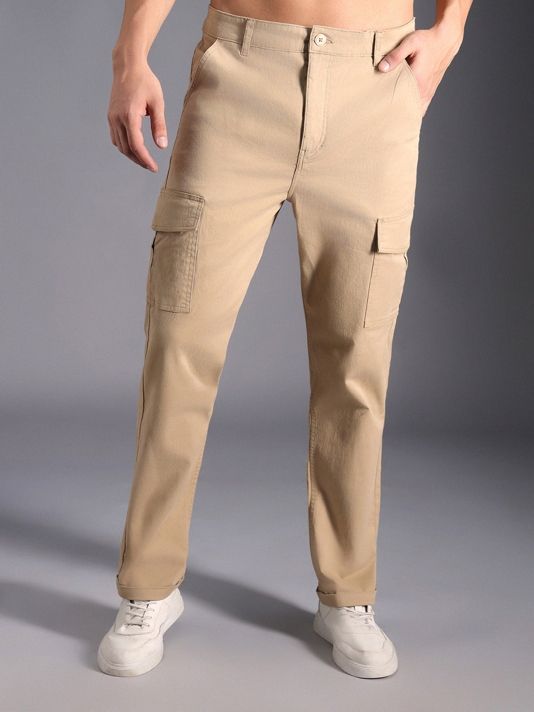 Men Relaxed Straight Leg Mid-Rise Cargos Trousers