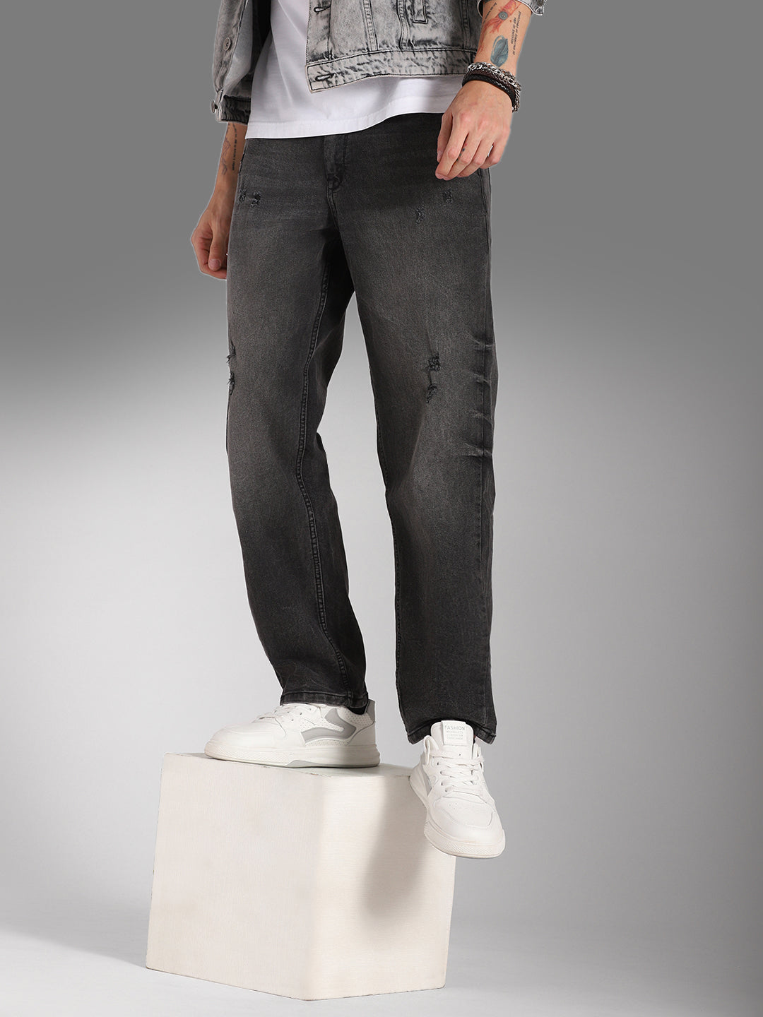 Men Wide Leg Mid-Rise Mildly Distressed Light Fade Cotton Jeans