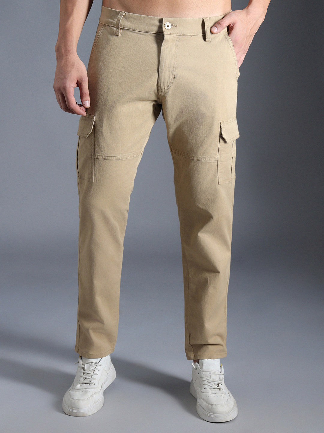 Men Relaxed Mid-Rise Cotton Cargos Trousers