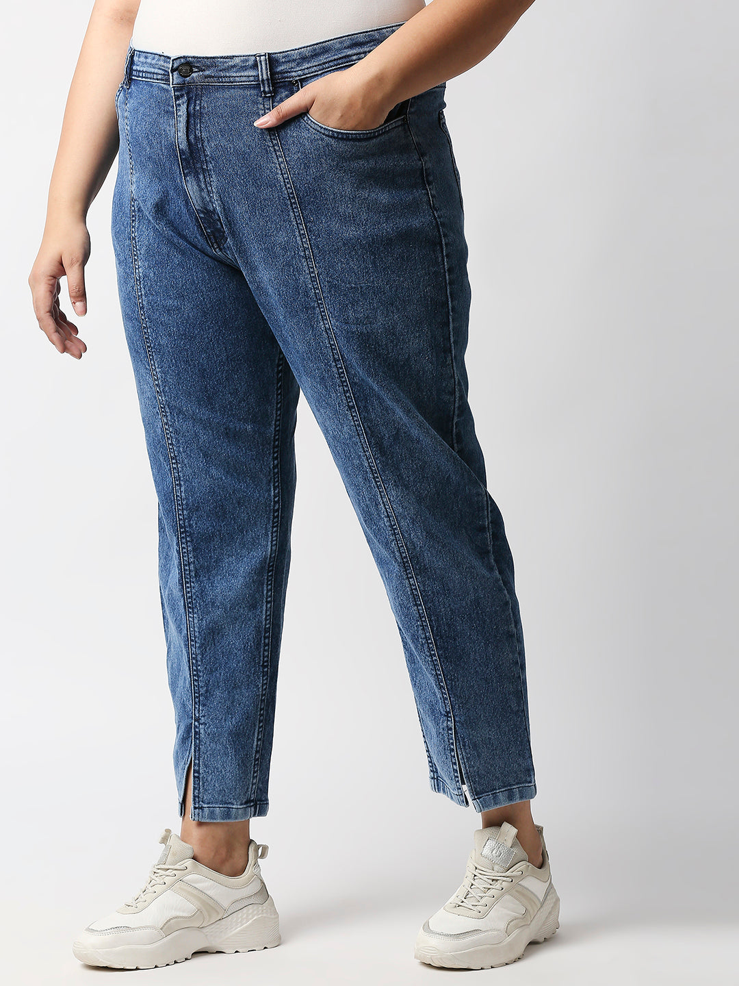 Women Plus Size  Blue Mom-Fit High-Rise Heavy Fade Acid Wash Cropped Jeans