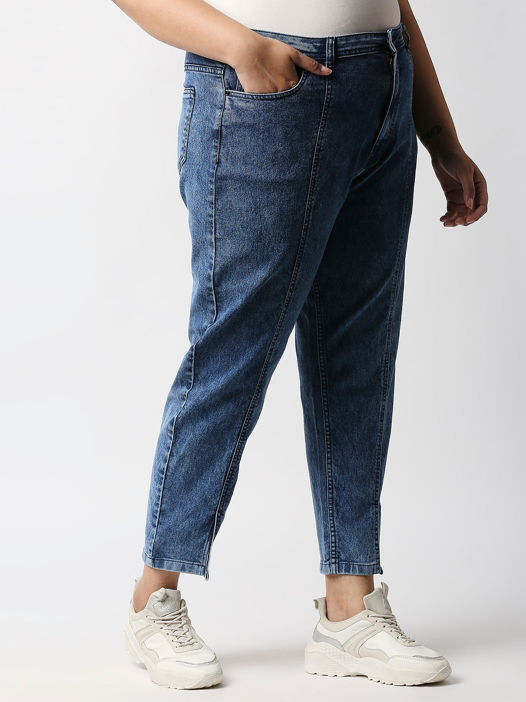 Women Plus Size  Blue Mom-Fit High-Rise Heavy Fade Acid Wash Cropped Jeans