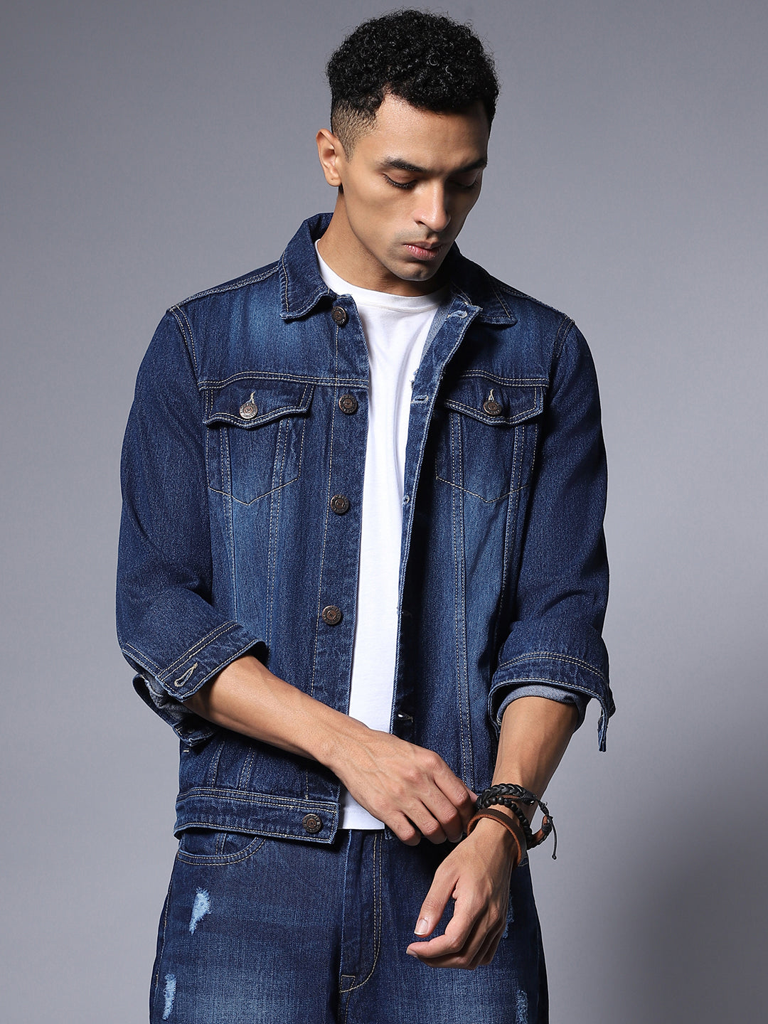 Men Regular Fit Full Sleeve Collared Denim Jacket