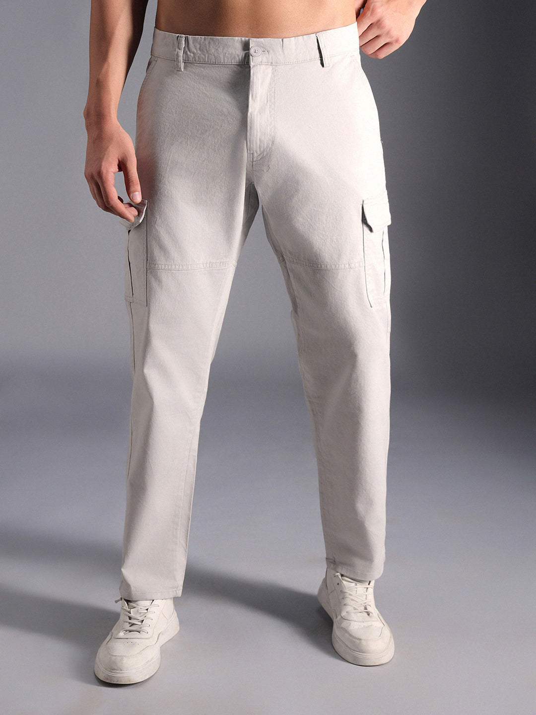 Men Relaxed Mid-Rise Cotton Cargos Trousers