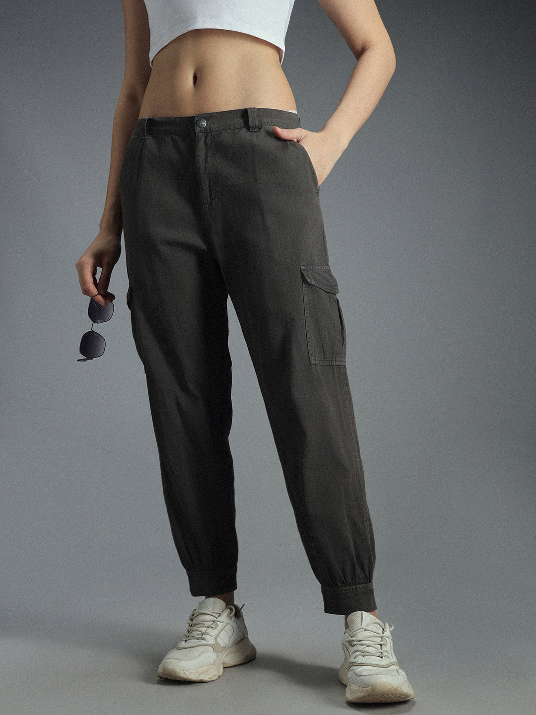 Women Relaxed Straight Leg High-Rise Plain Joggers