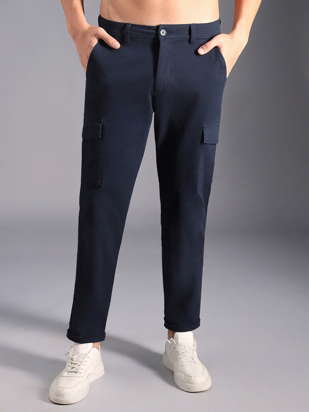 Men Relaxed Mid-Rise Cotton Cargo Trousers