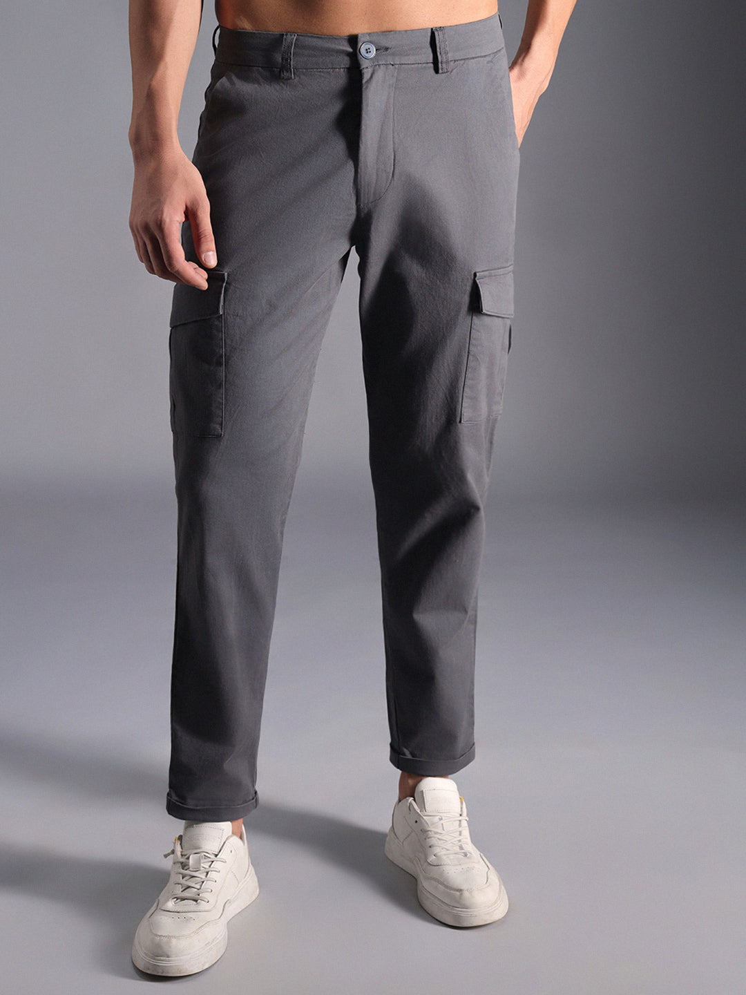 Men Relaxed Mid-Rise Cotton Cargos Trousers