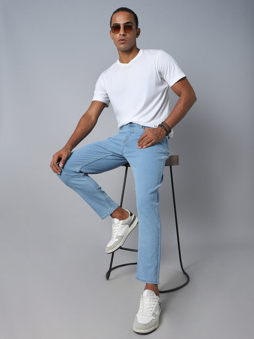 Men Tapered Fit Mid-Rise Clean Look Stretchable Jeans