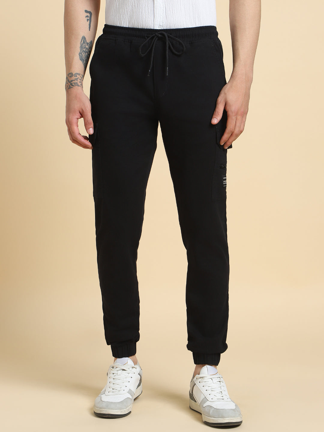 Men Mid Rise Cargos Trousers