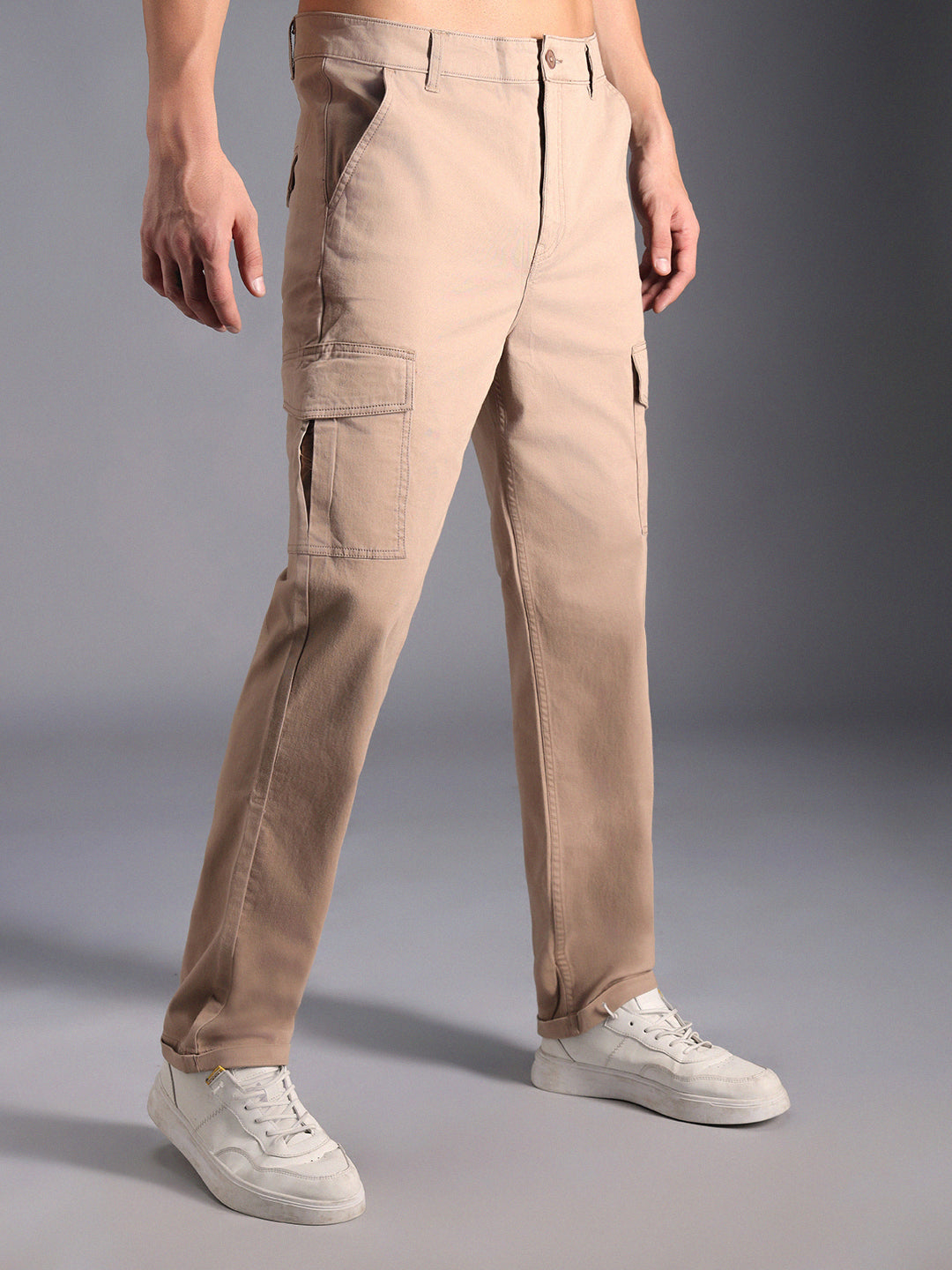 Men Relaxed Straight Leg Mid-Rise Cargos Trousers