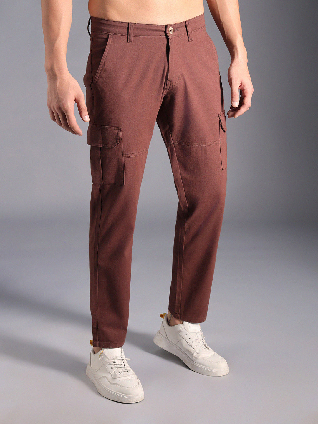 Men Relaxed Mid-Rise Cotton Cargos Trousers