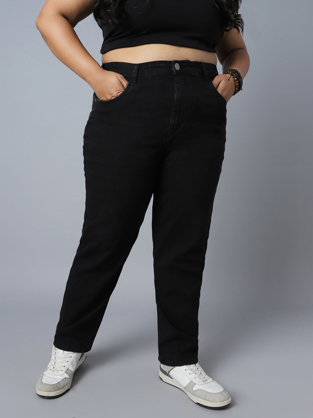 Women Plus Size Straight Fit High-Rise Stretchable Jeans