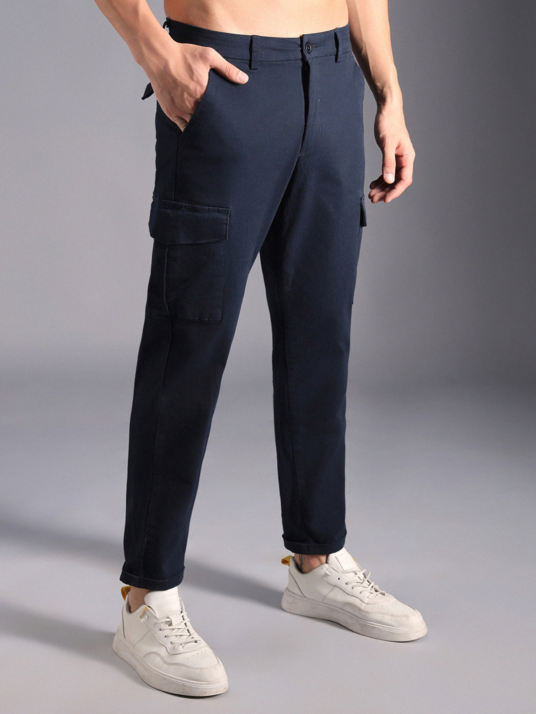 Men Relaxed Mid-Rise Cotton Cargo Trousers