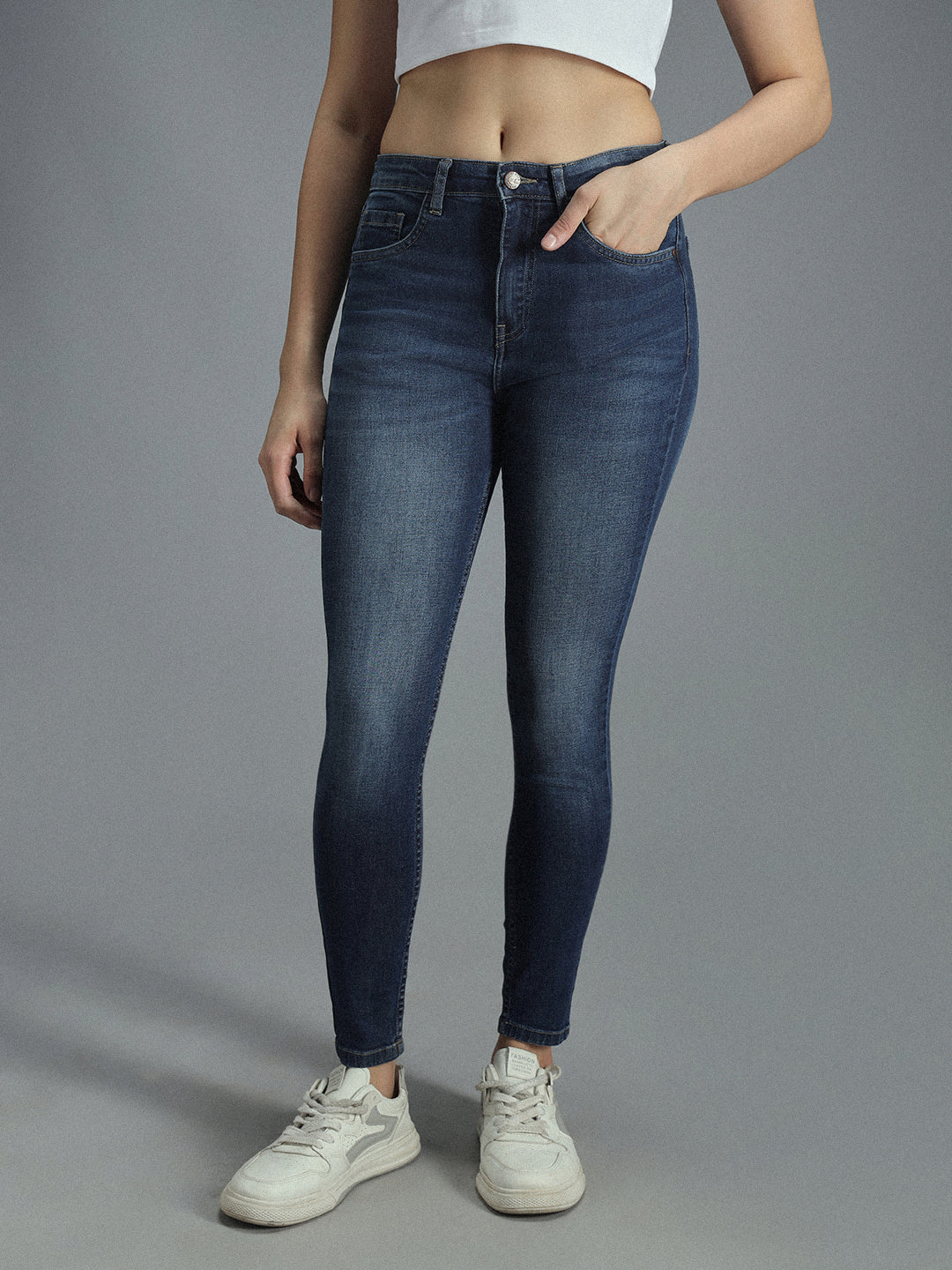 Women Skinny Fit High-Rise Clean Look Light Fade Stretchable Jeans