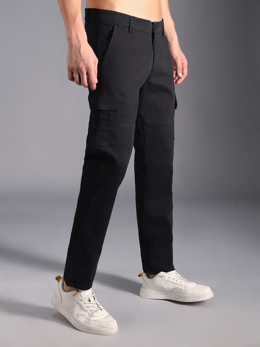 Men Relaxed Mid-Rise Cotton Cargo Trousers