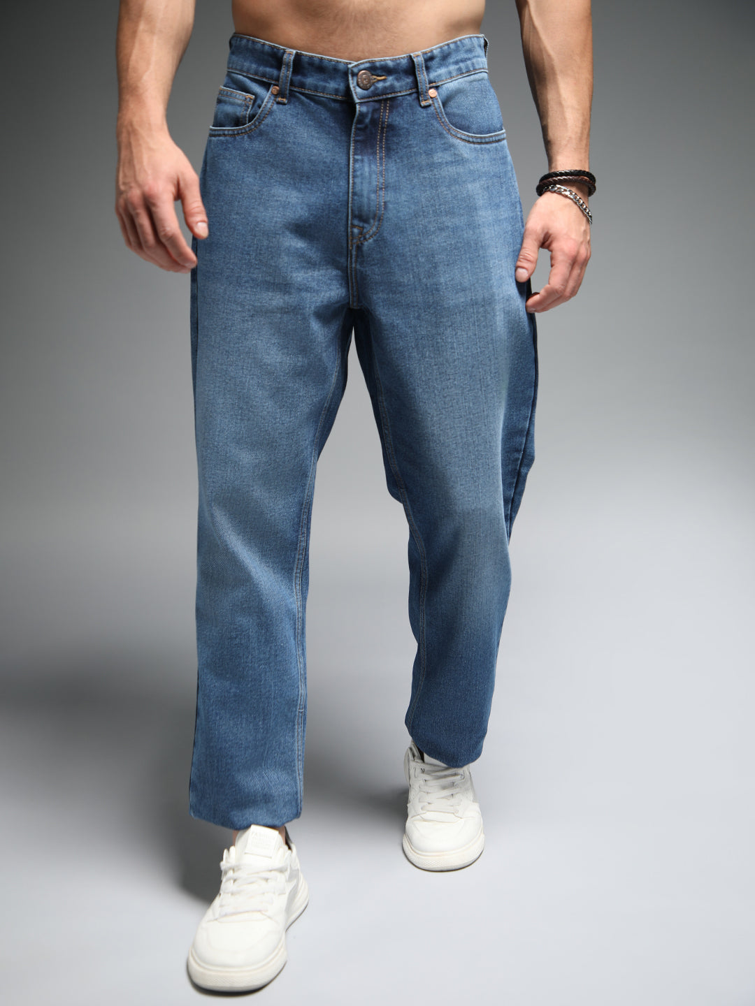 Men Straight Fit Mid-Rise Clean Look Light Fade Cotton Jeans