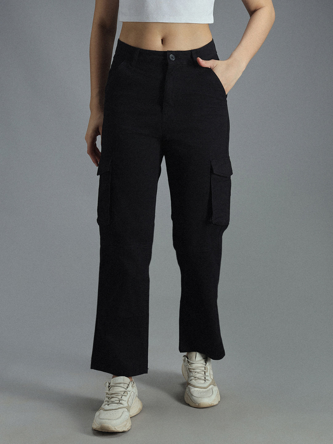 Women Relaxed Straight Fit High-Rise Plain Cargos Trousers