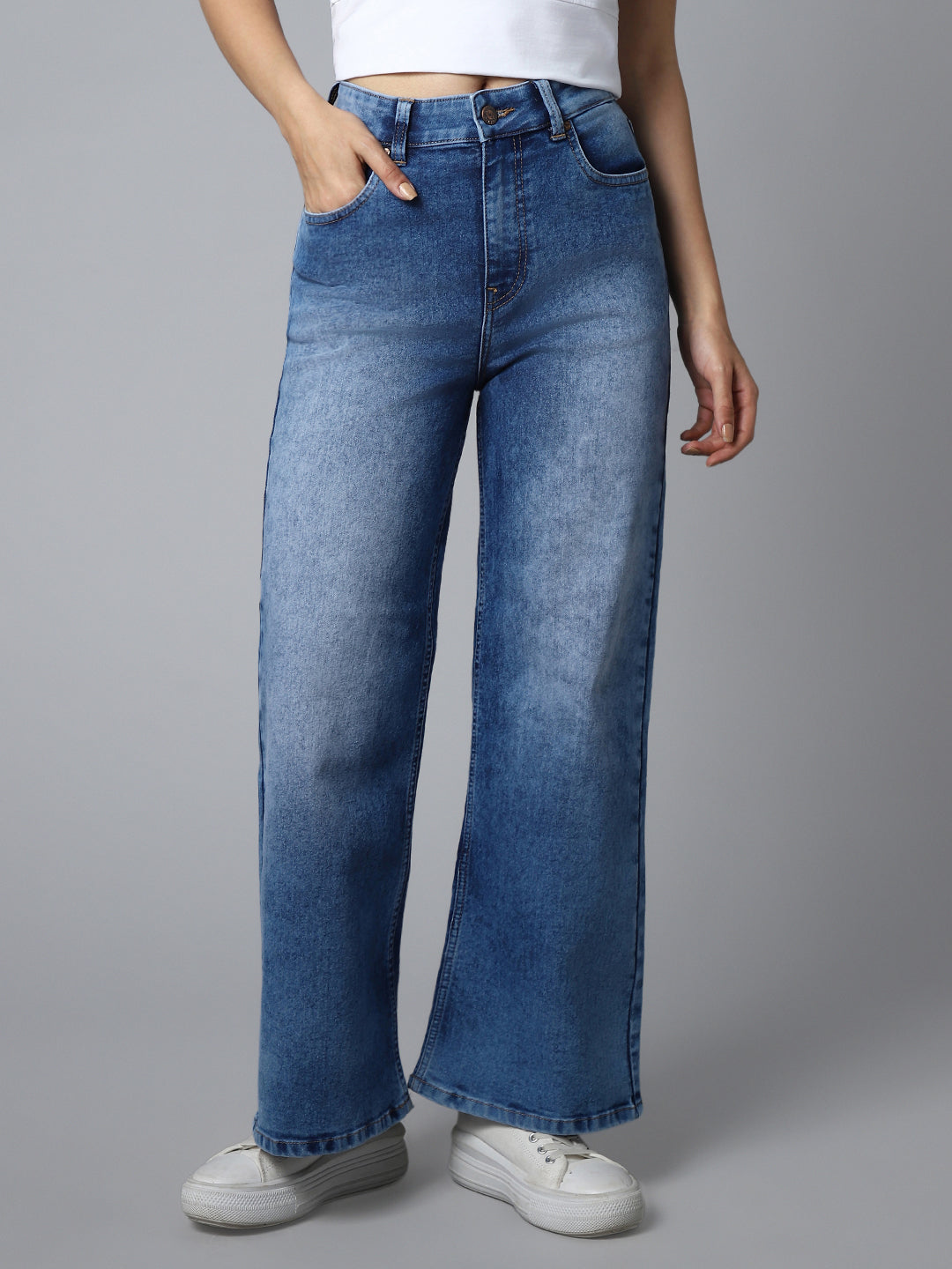 Women 90's Baggy High-Rise Clean Look Light Fade Stretchable Jeans