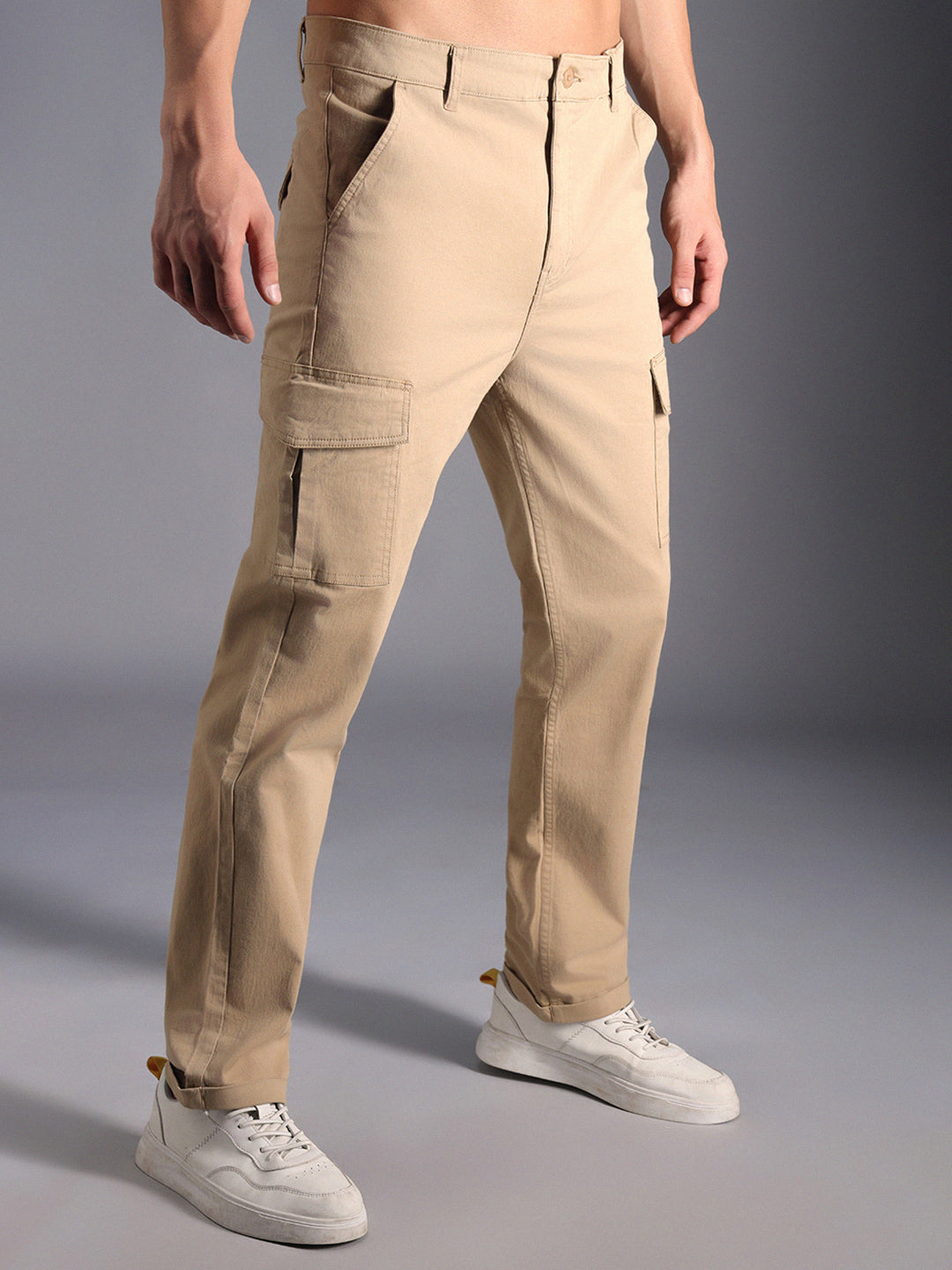 Men Relaxed Straight Leg Mid-Rise Cargos Trousers