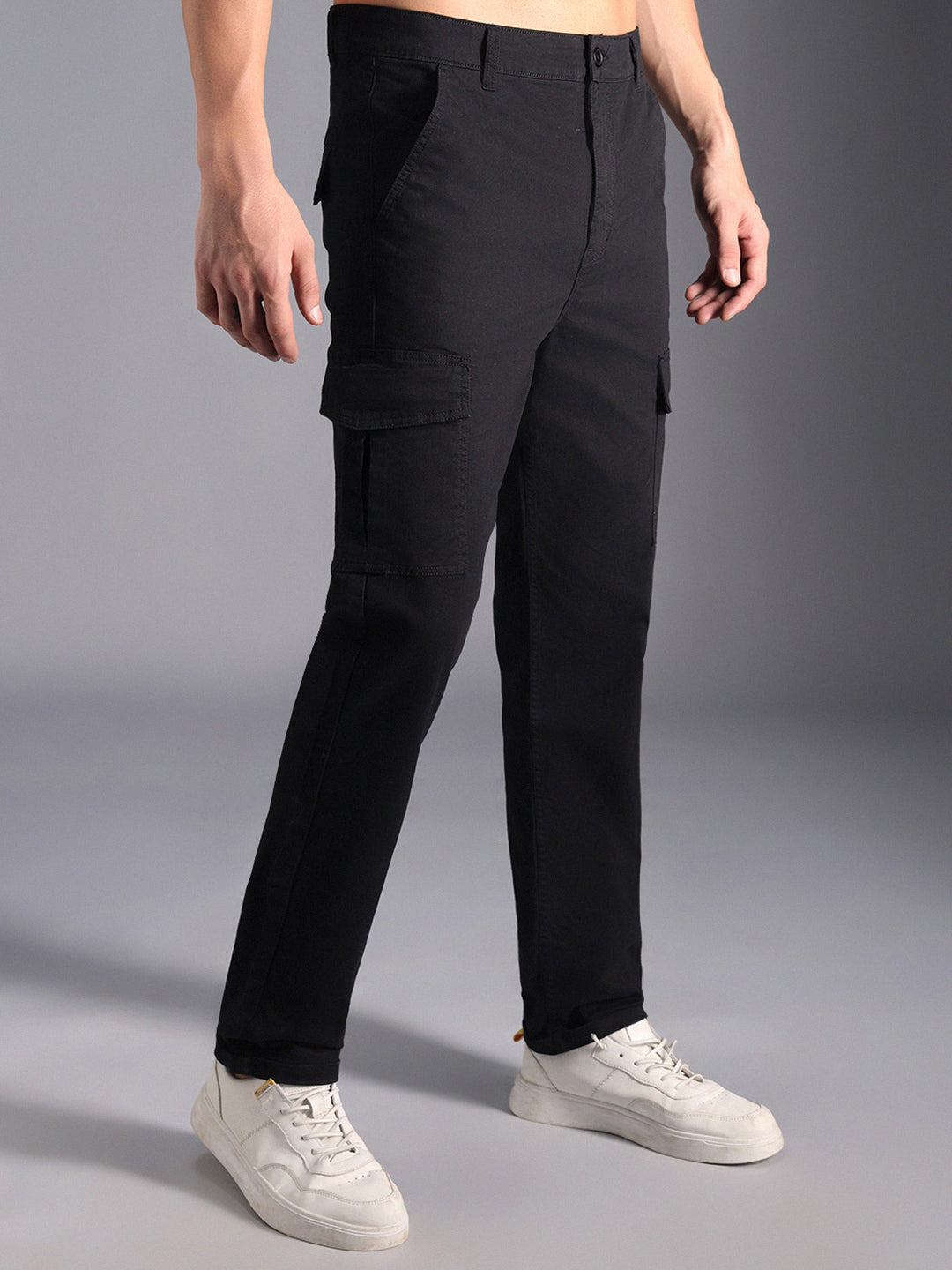 Men Relaxed Straight Leg Mid-Rise Cargos Trousers