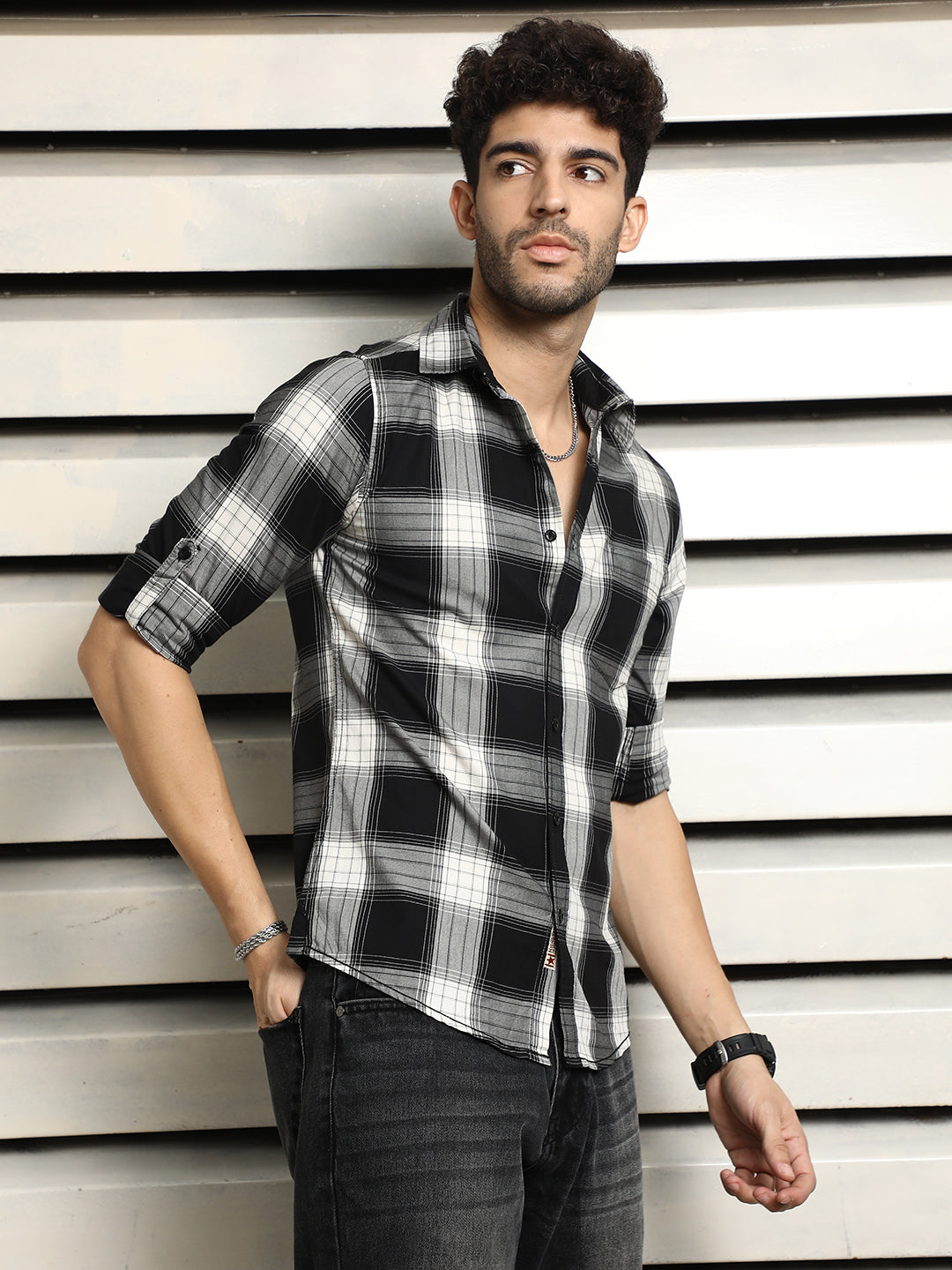 Men Regular Fit Opaque Checked Casual Shirt