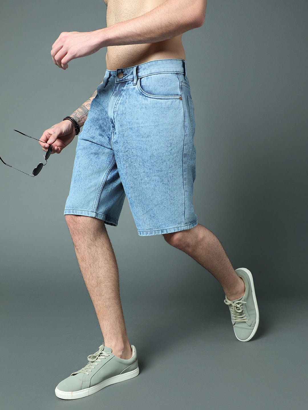 Men Mid-Rise Washed Loose Fit Pure Cotton Denim Shorts