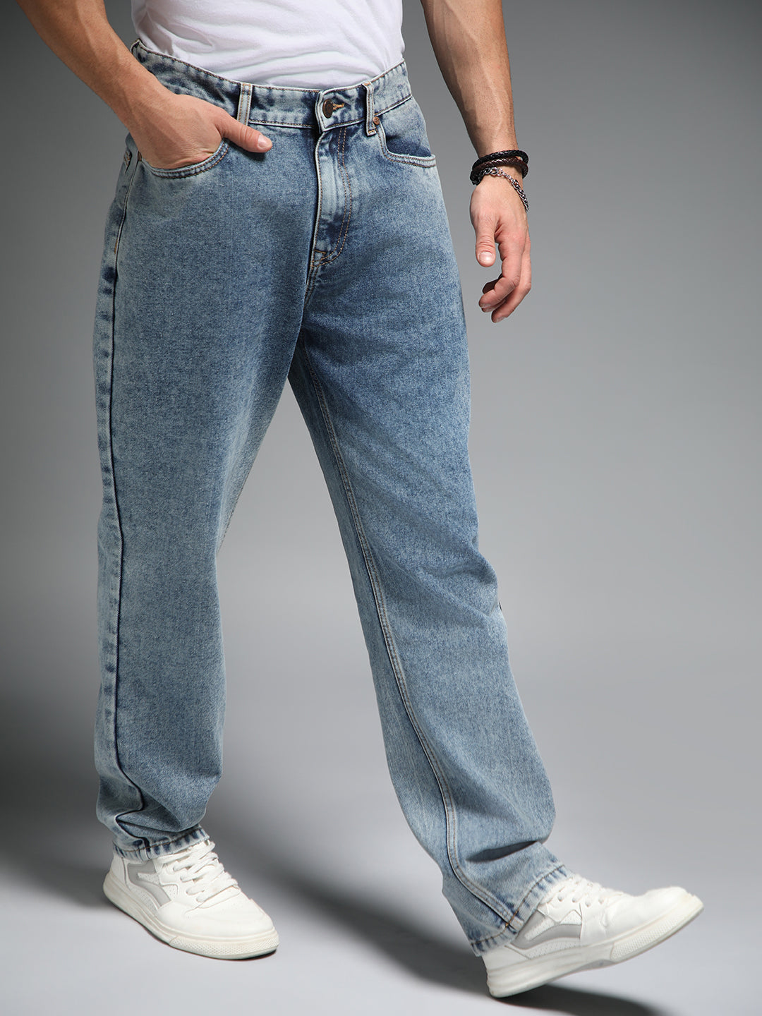 Men Straight Fit Mid-Rise Clean Look Heavy Fade Cotton Jeans