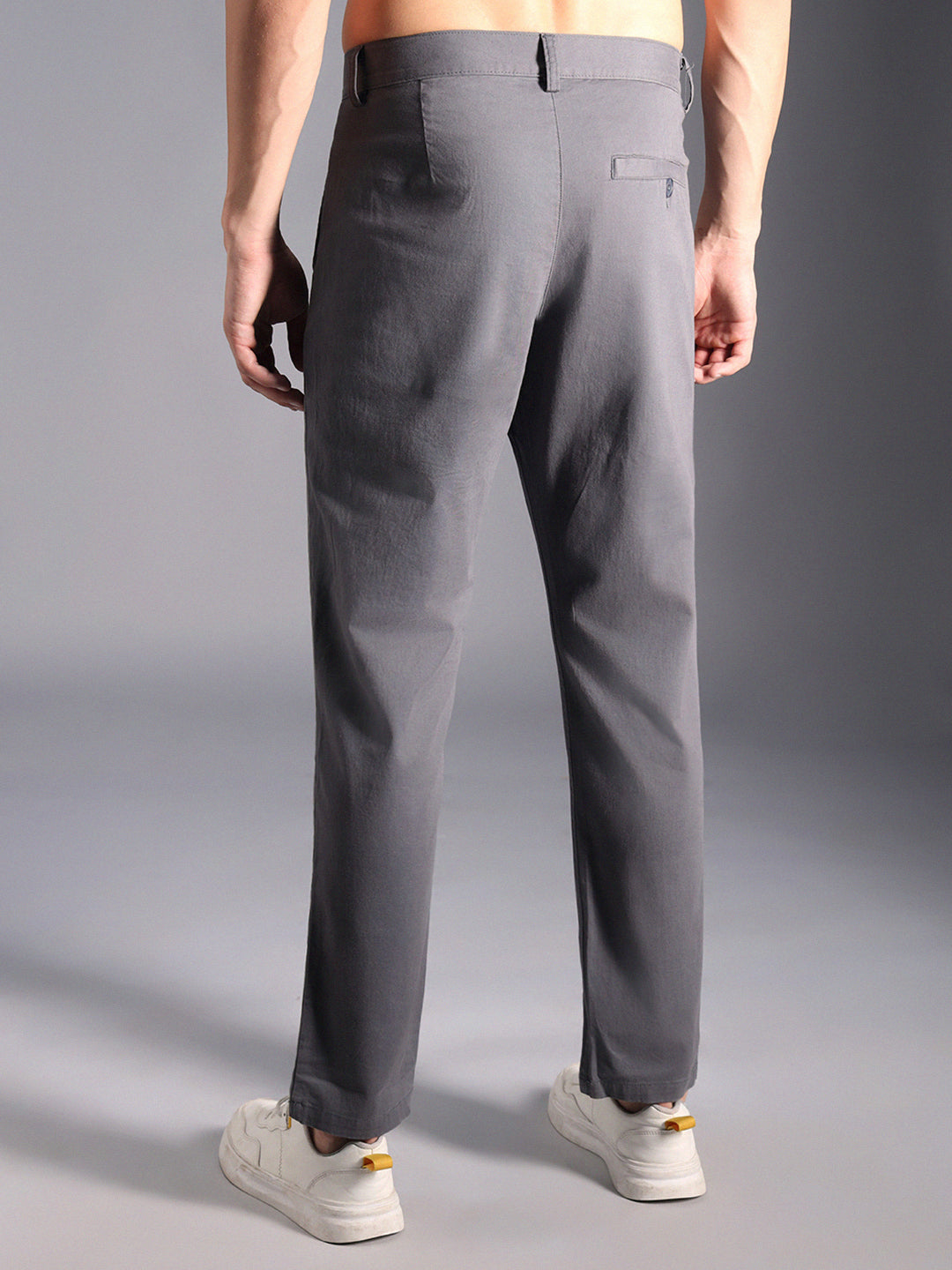 Men Relaxed Mid-Rise Cotton Regular Trousers