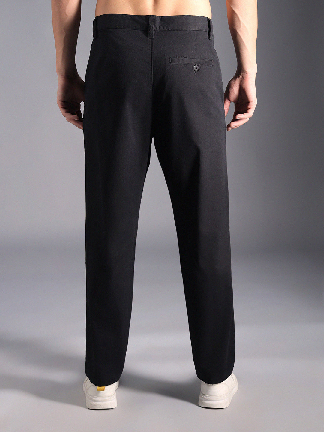 Men Relaxed Mid-Rise Cotton Regular Trousers