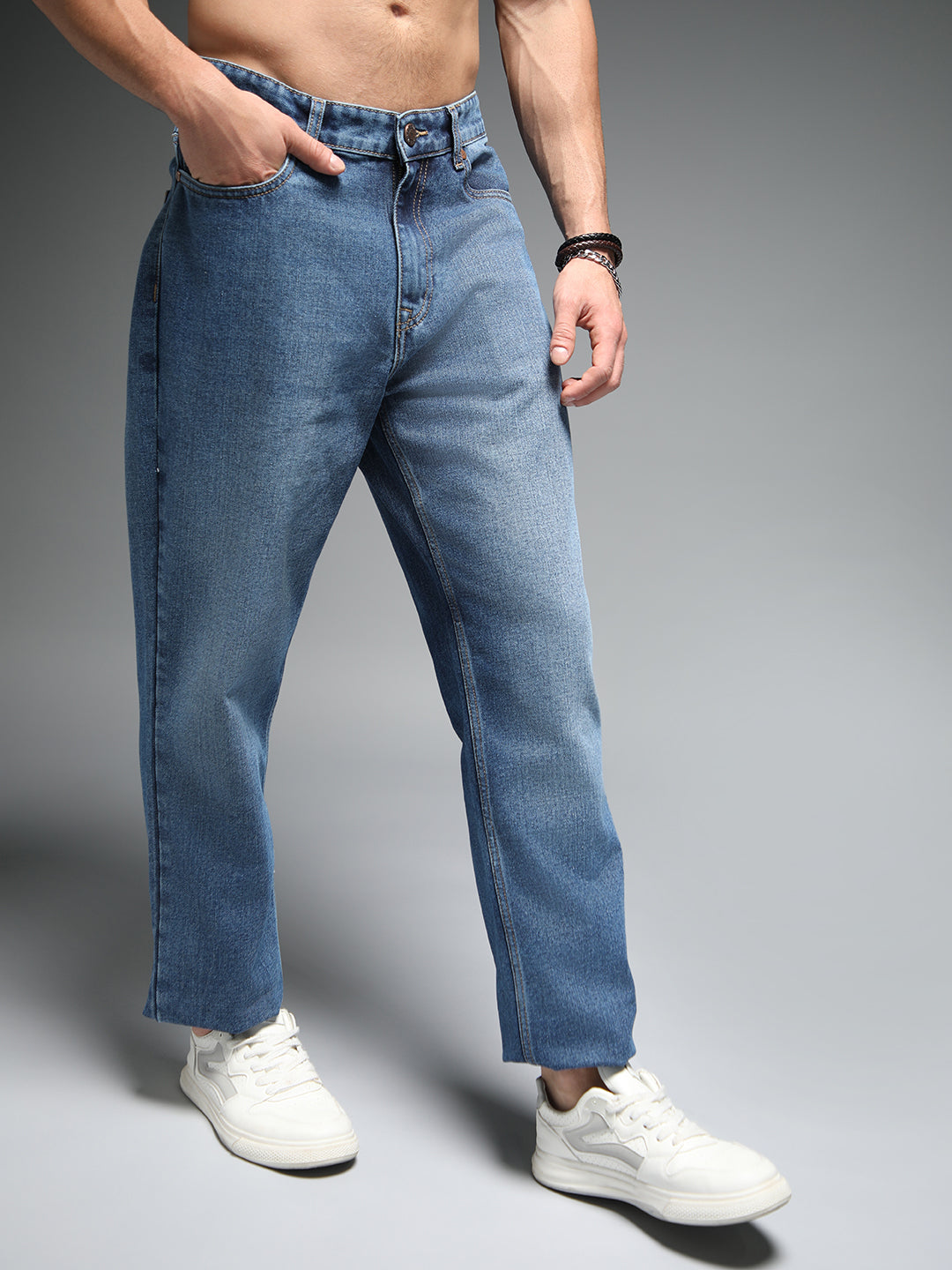 Men Straight Fit Mid-Rise Clean Look Light Fade Cotton Jeans