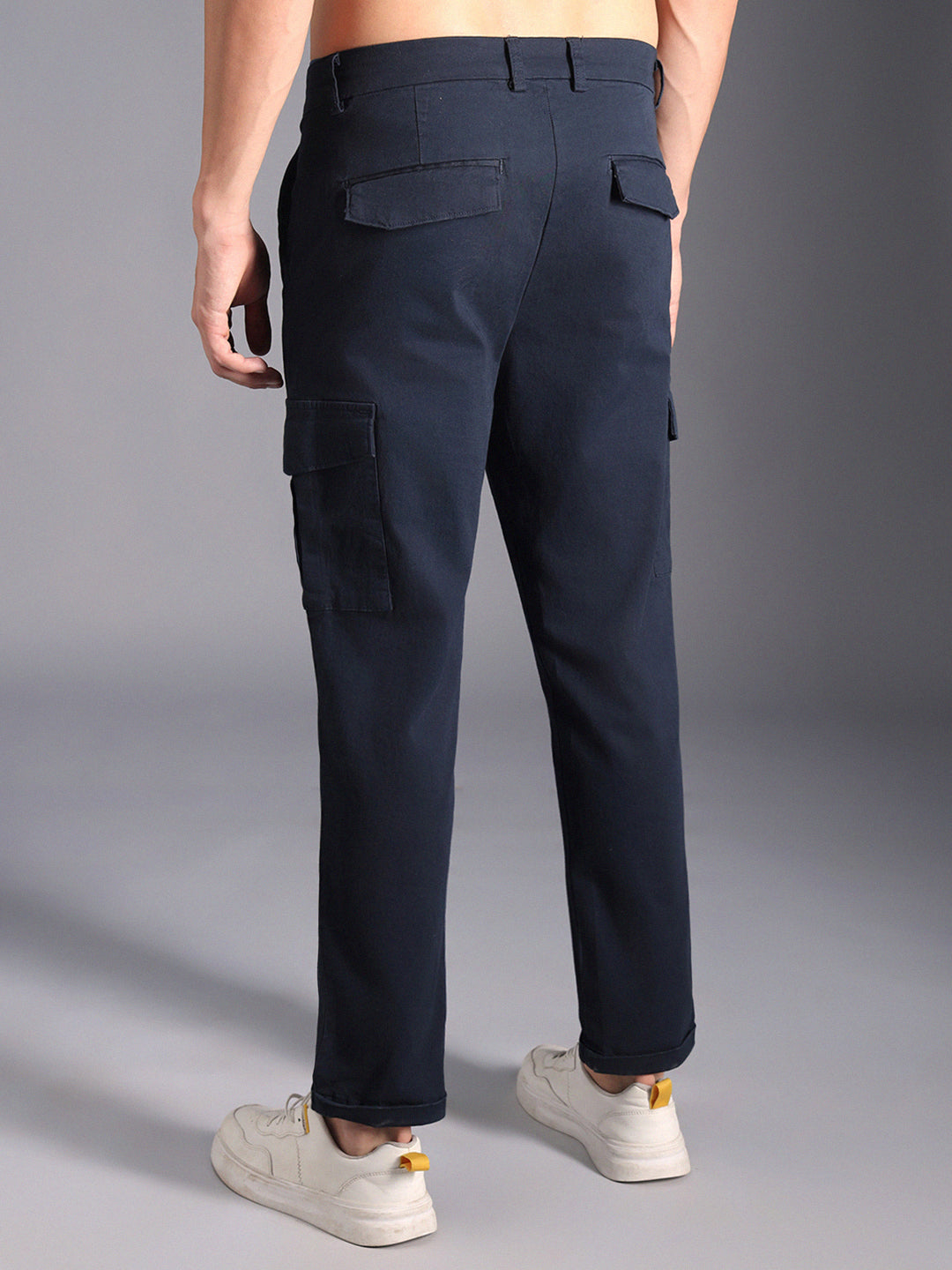 Men Relaxed Mid-Rise Cotton Cargo Trousers