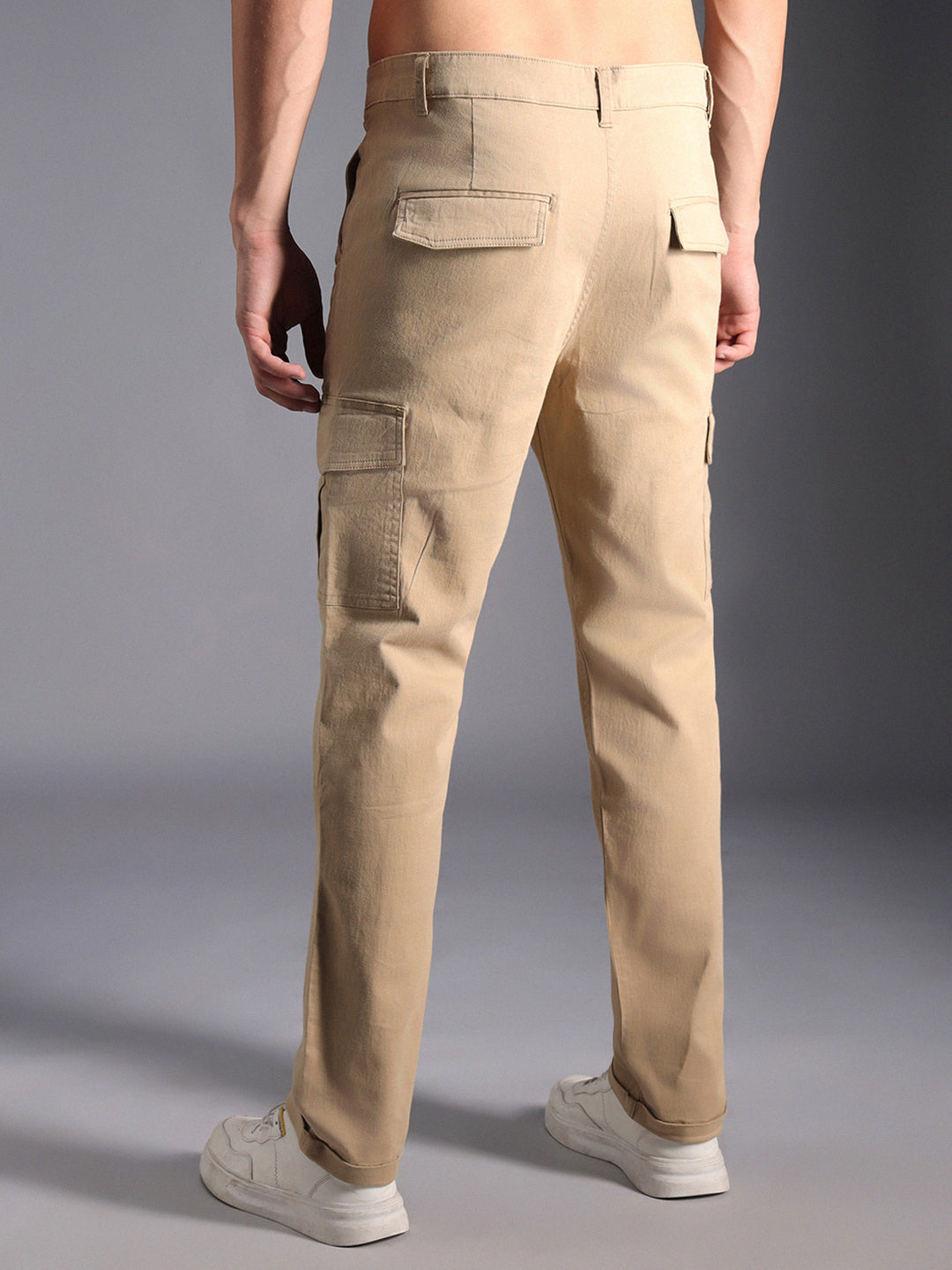 Men Relaxed Straight Leg Mid-Rise Cargos Trousers