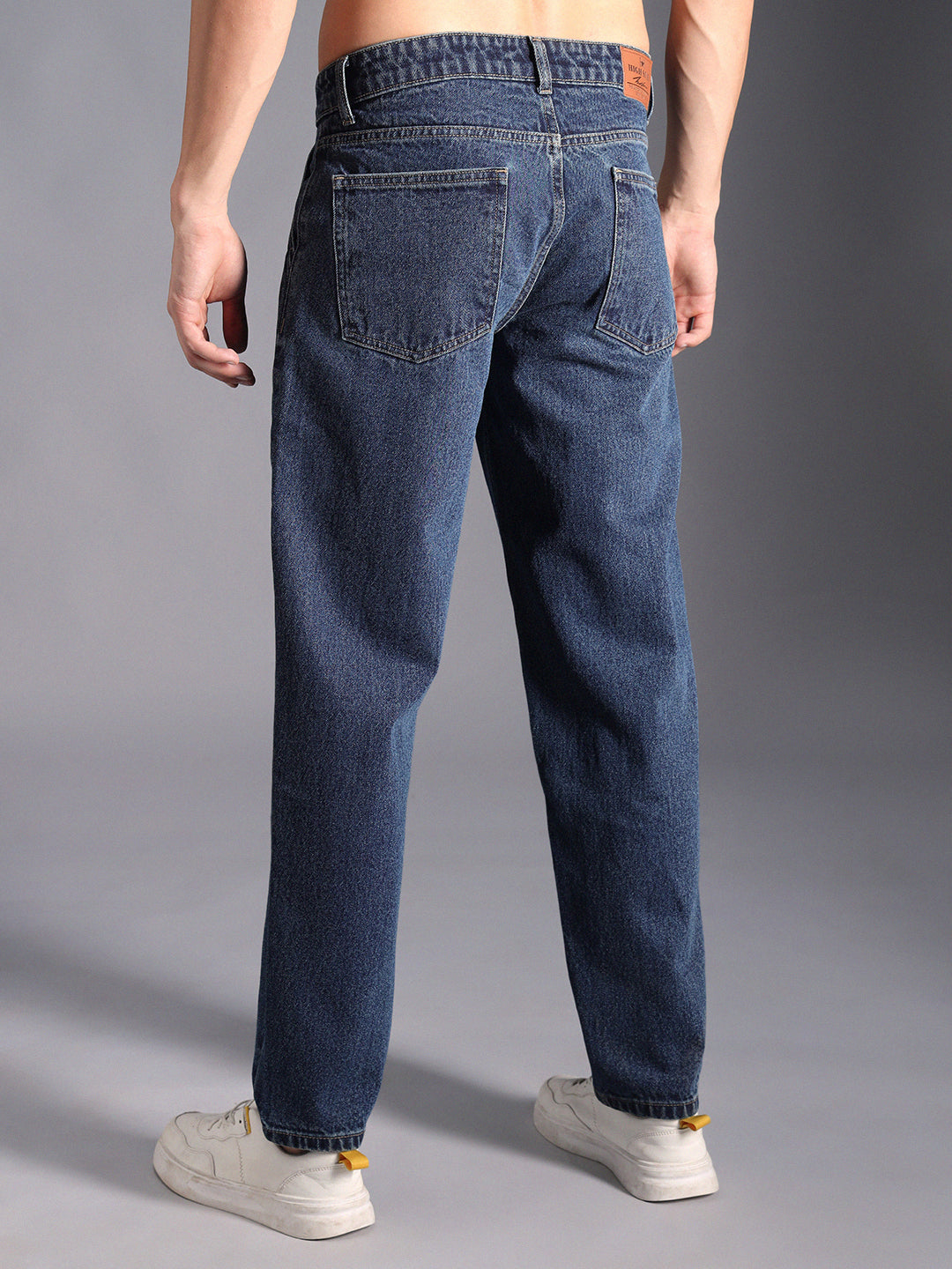 Men Relaxed Fit Clean Look Light Fade Cotton Jeans