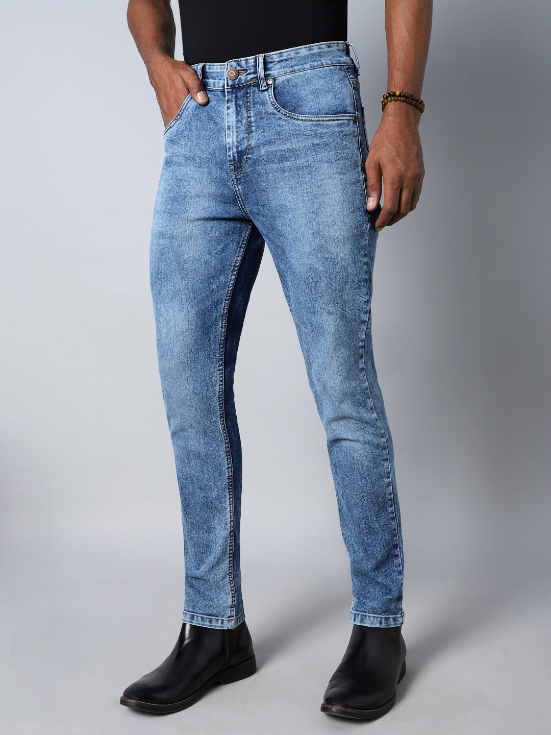 Men Straight Fit Mid-Rise Clean Look Heavy Fade Stretchable Jeans