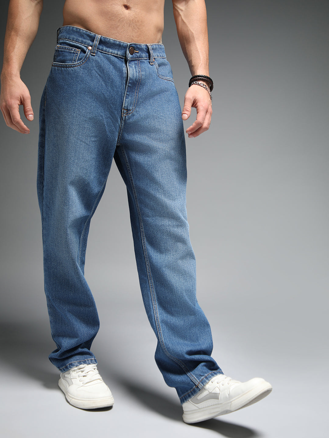 Men Straight Fit Mid-Rise Clean Look Light Fade Cotton Jeans