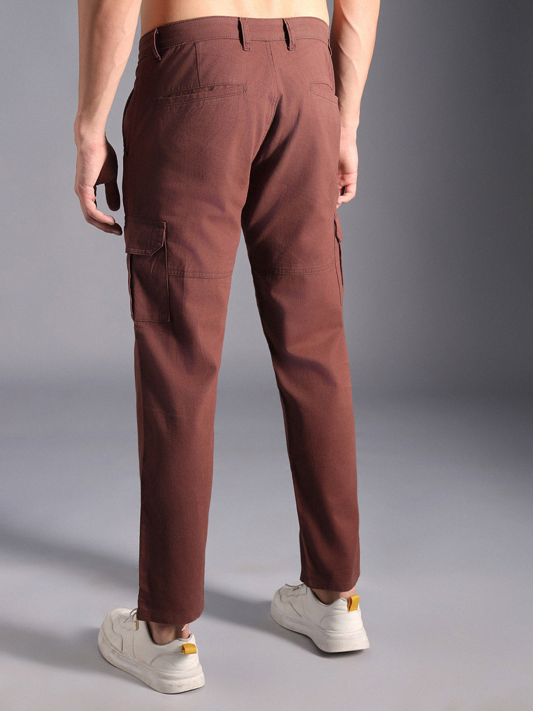 Men Relaxed Mid-Rise Cotton Cargos Trousers