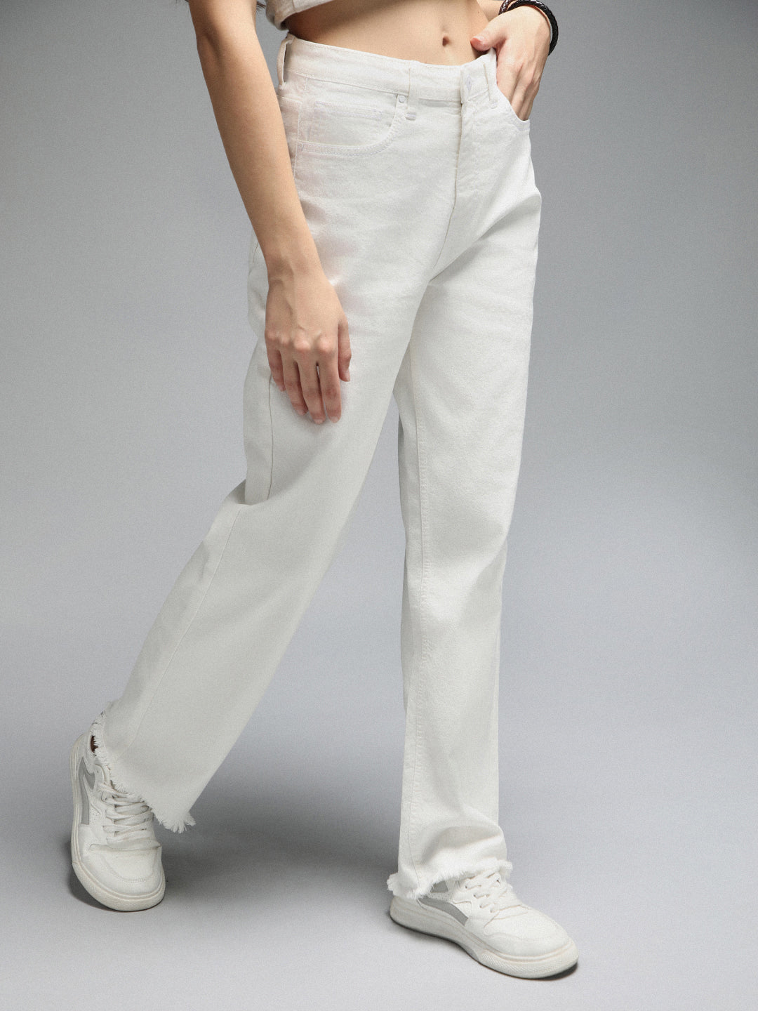 Women 90s Straight Fit High-Rise Clean Look Stretchable Jeans