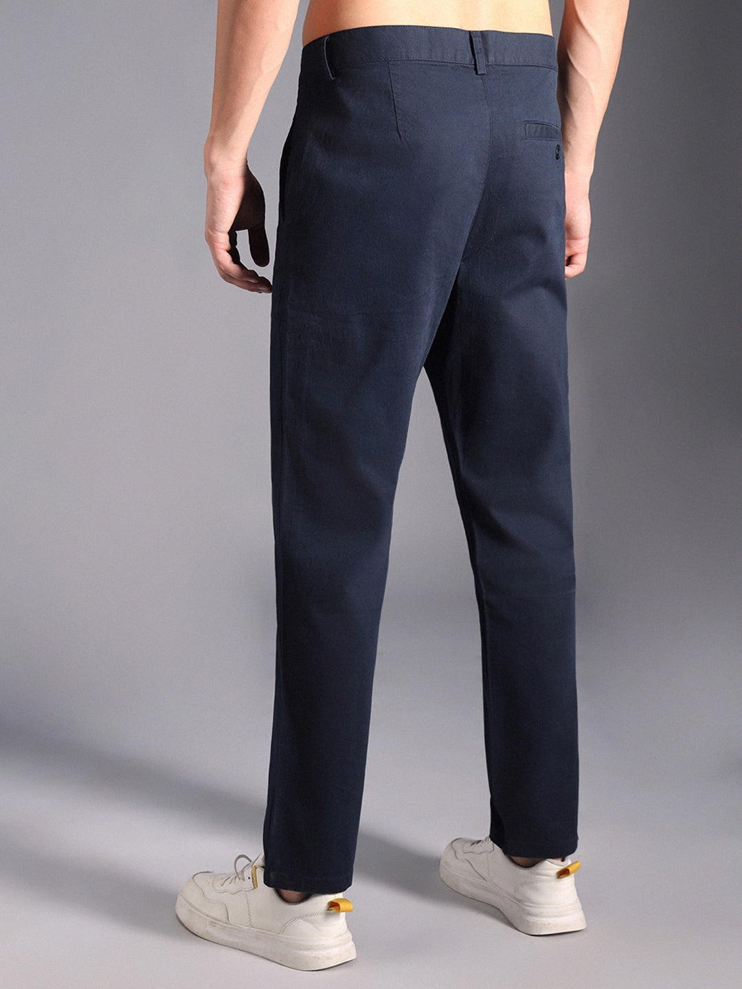 Men Relaxed Mid-Rise Cotton Regular Trousers