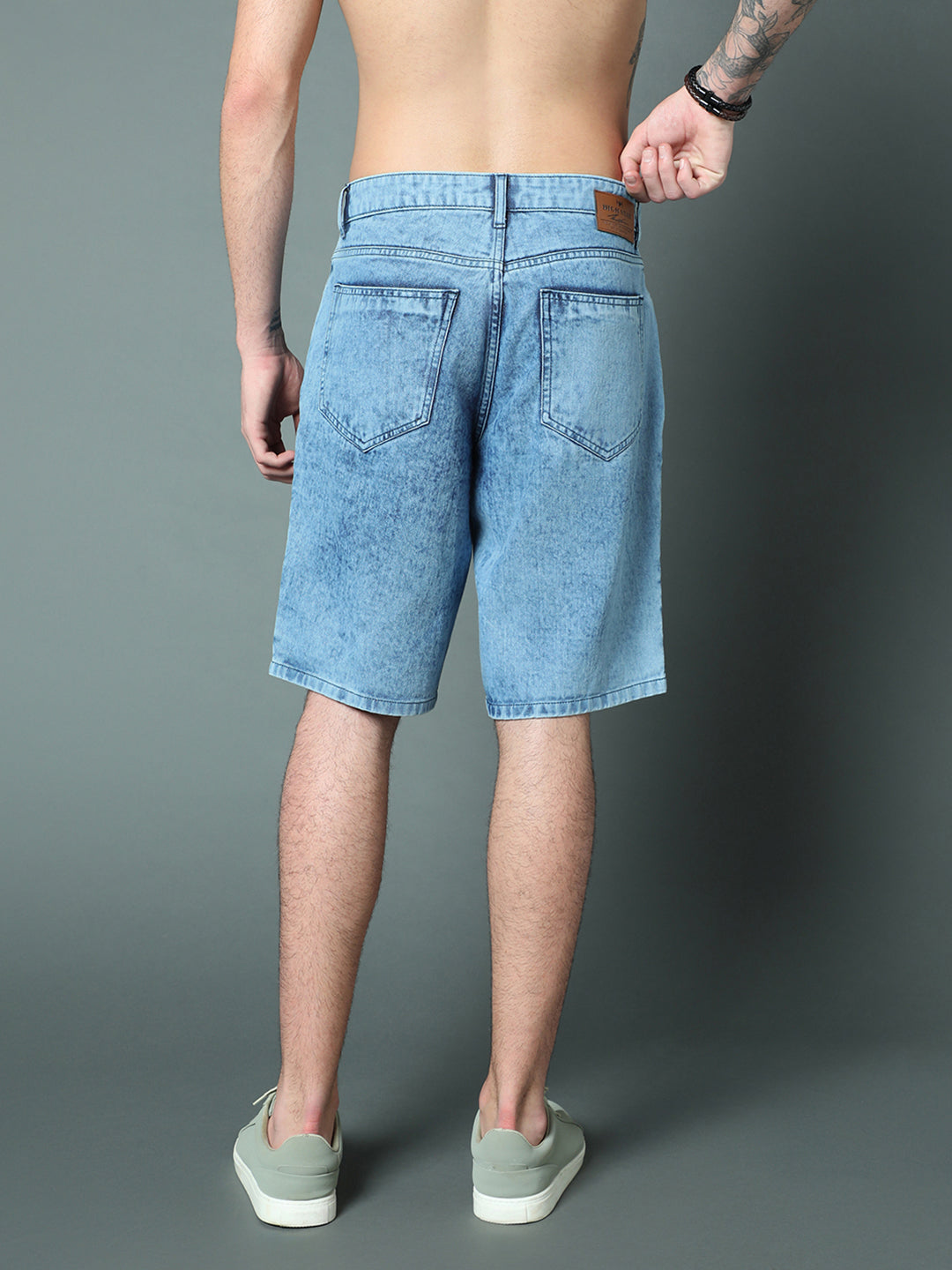 Men Mid-Rise Washed Loose Fit Pure Cotton Denim Shorts