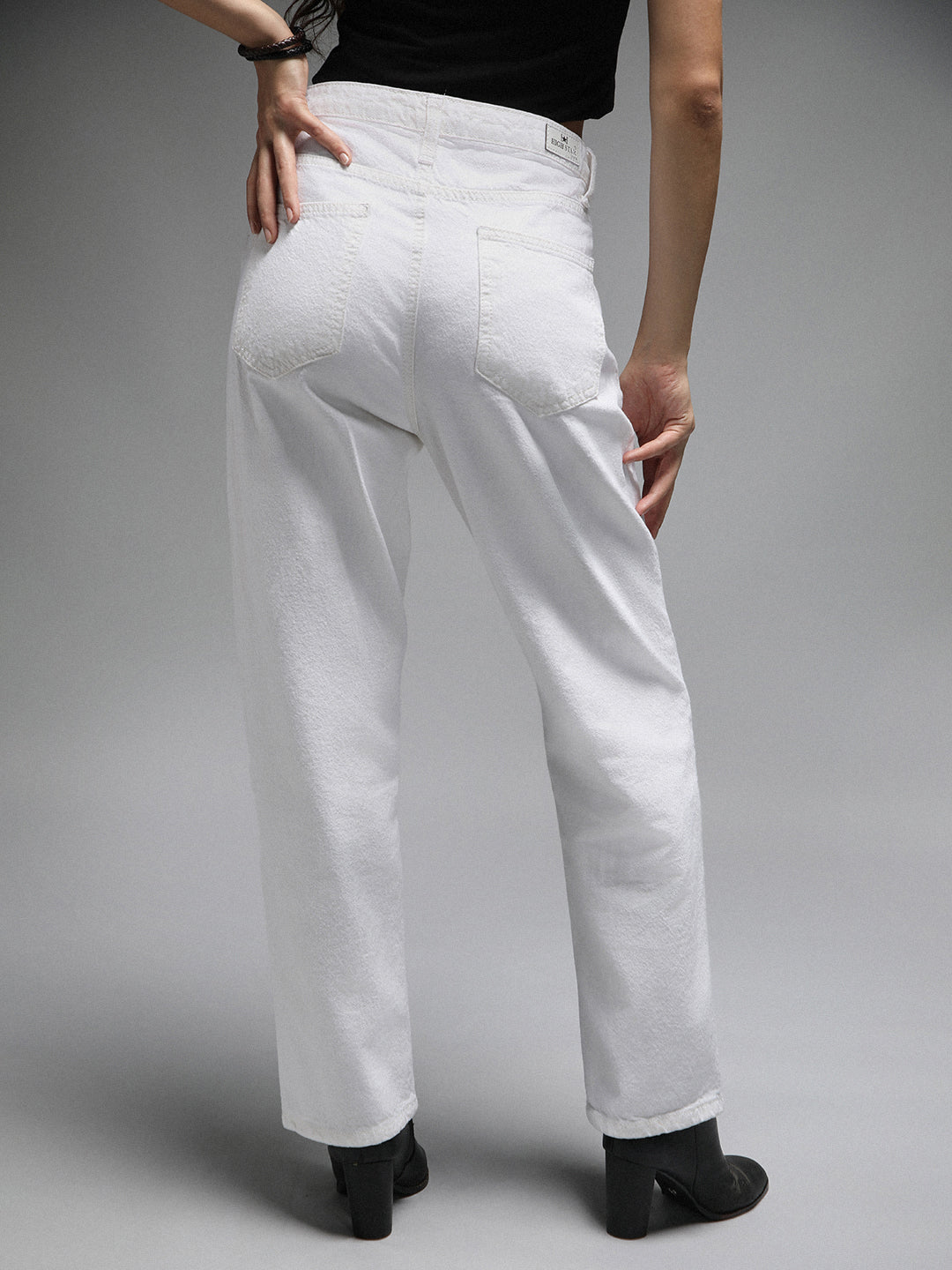 Women Straight Fit High-Rise Clean Look Cotton Jeans