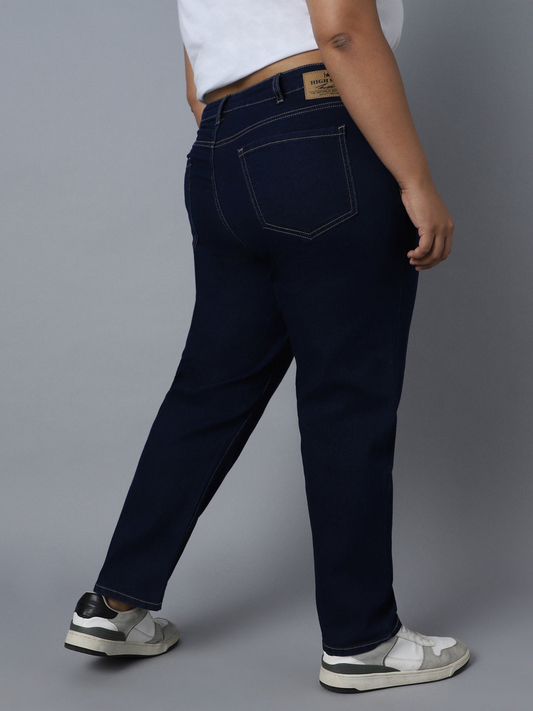 Women Plus Size Straight Fit High-Rise Clean Look Stretchable Jeans