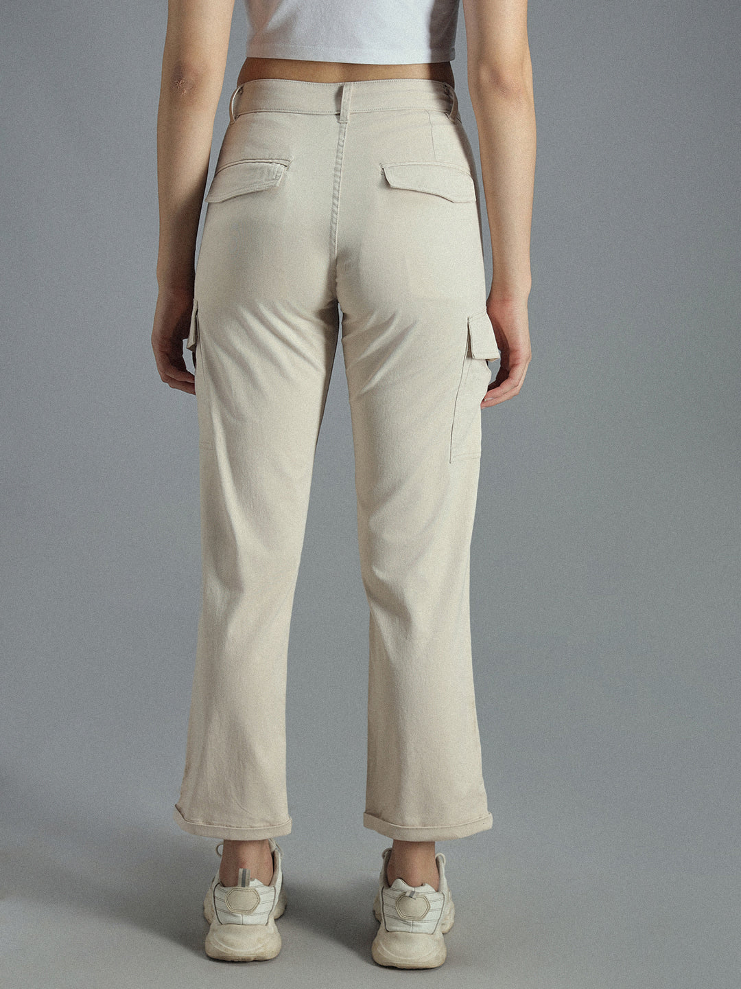 Women Relaxed Straight Leg High-Rise Plain Cargos Trousers