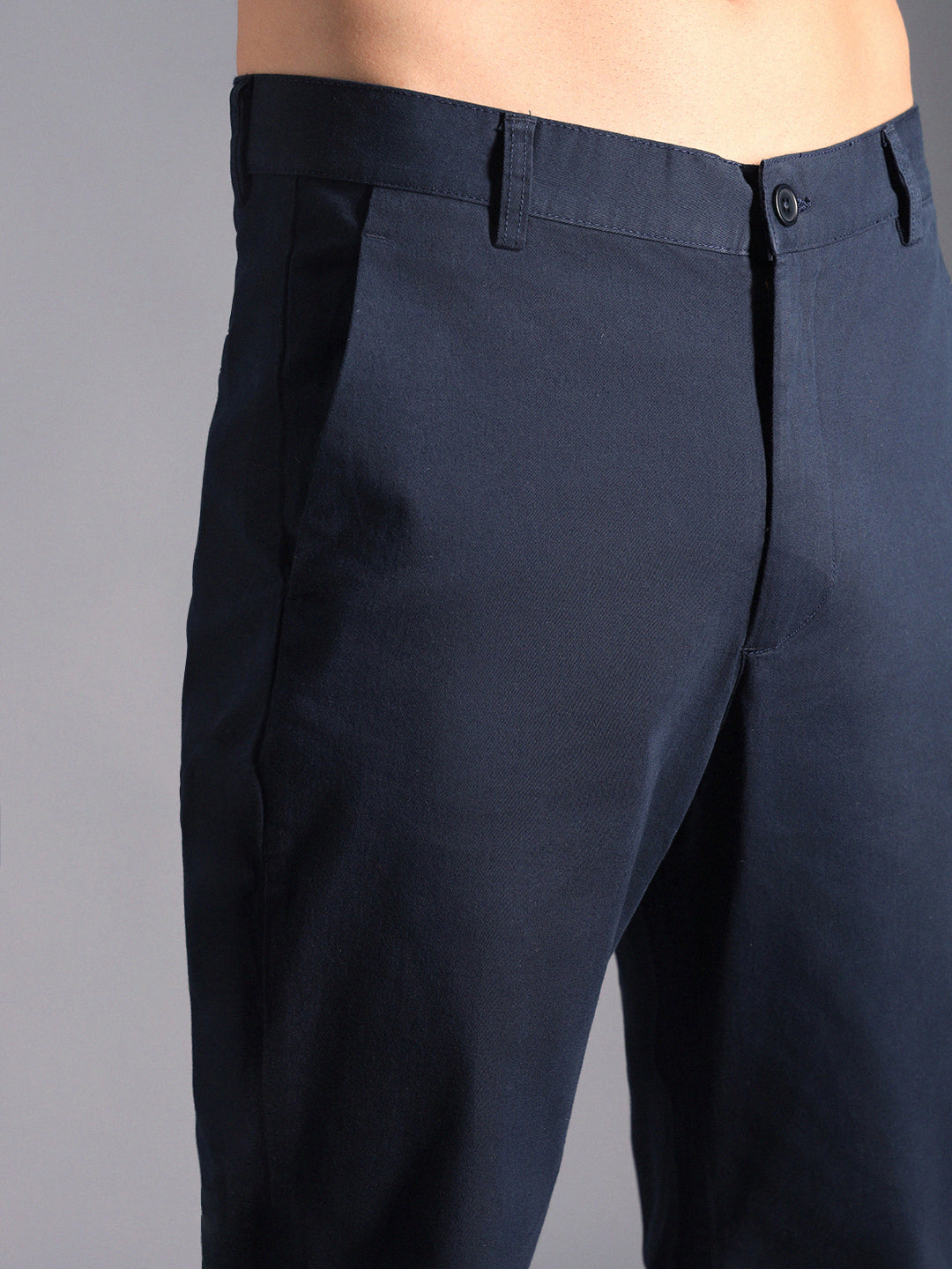 Men Relaxed Mid-Rise Cotton Regular Trousers