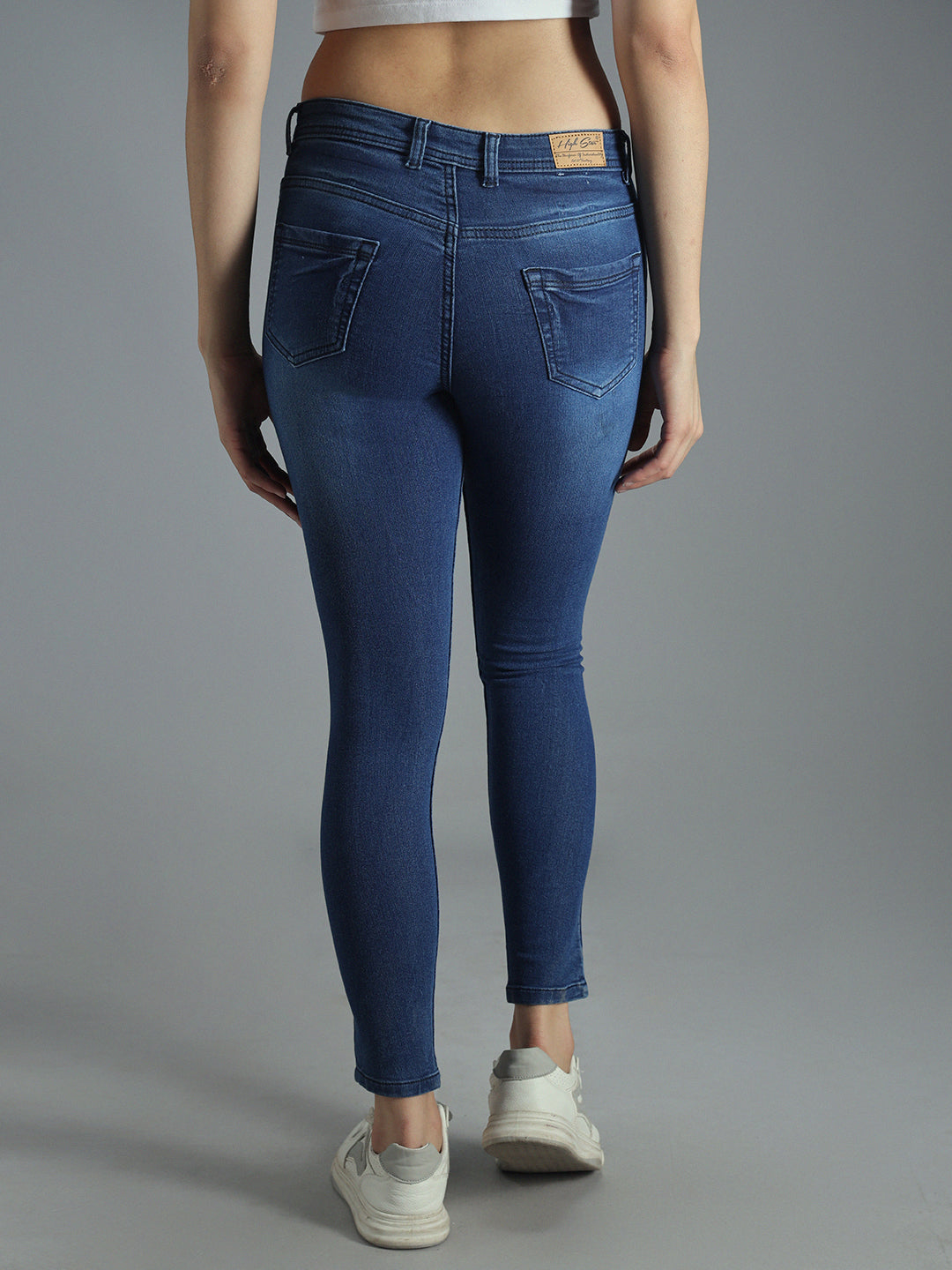 Women High-Rise Clean Look Light Fade Stretchable Jeans