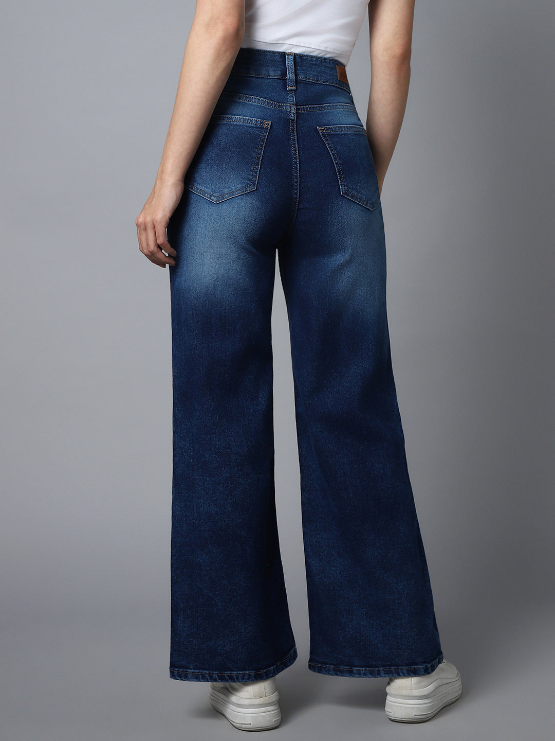 Women 90's Baggy High-Rise Light Fade Cotton Jeans