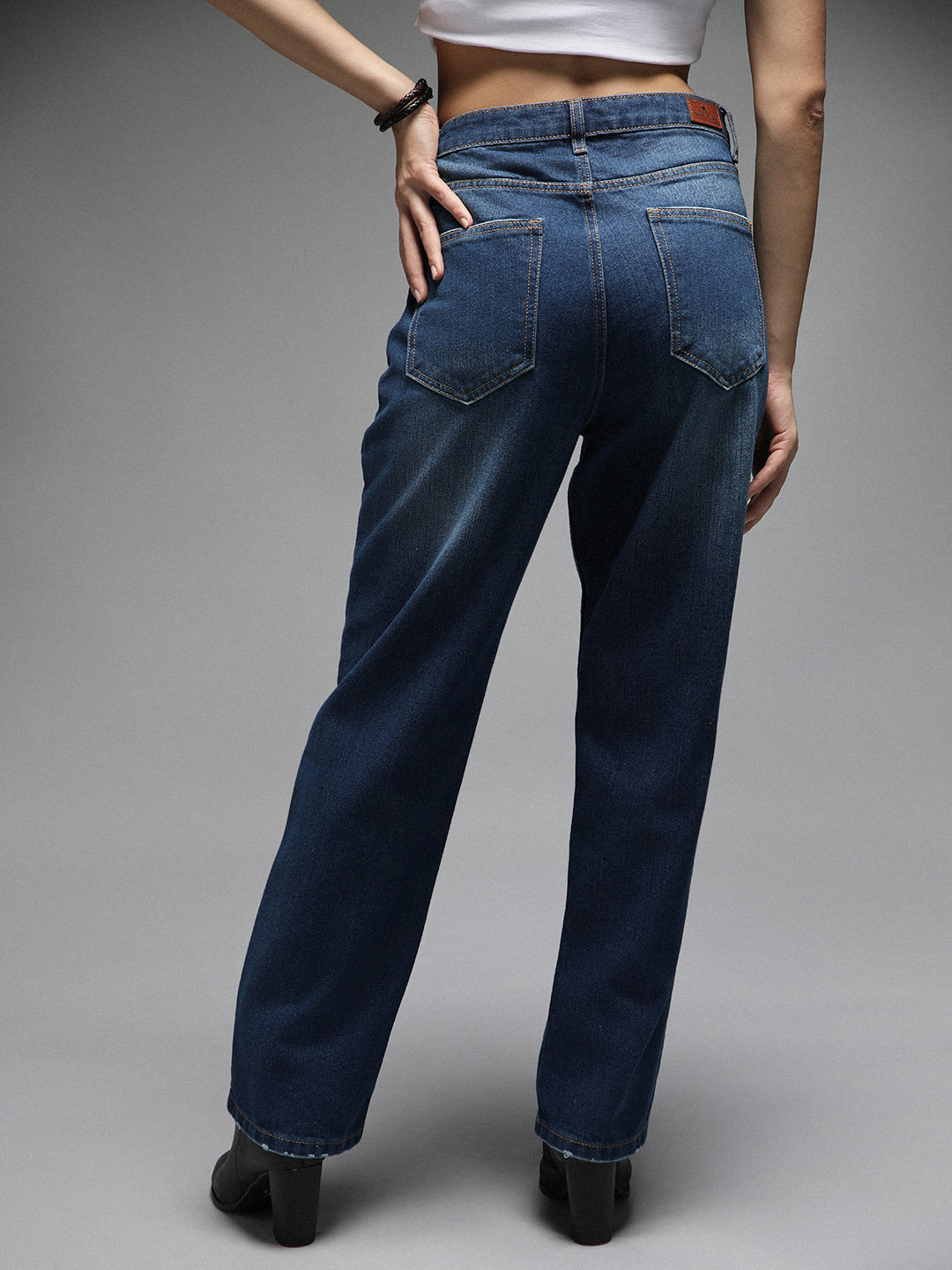 Women 90s Straight Fit High-Rise Clean Look Light Fade Cotton Jeans