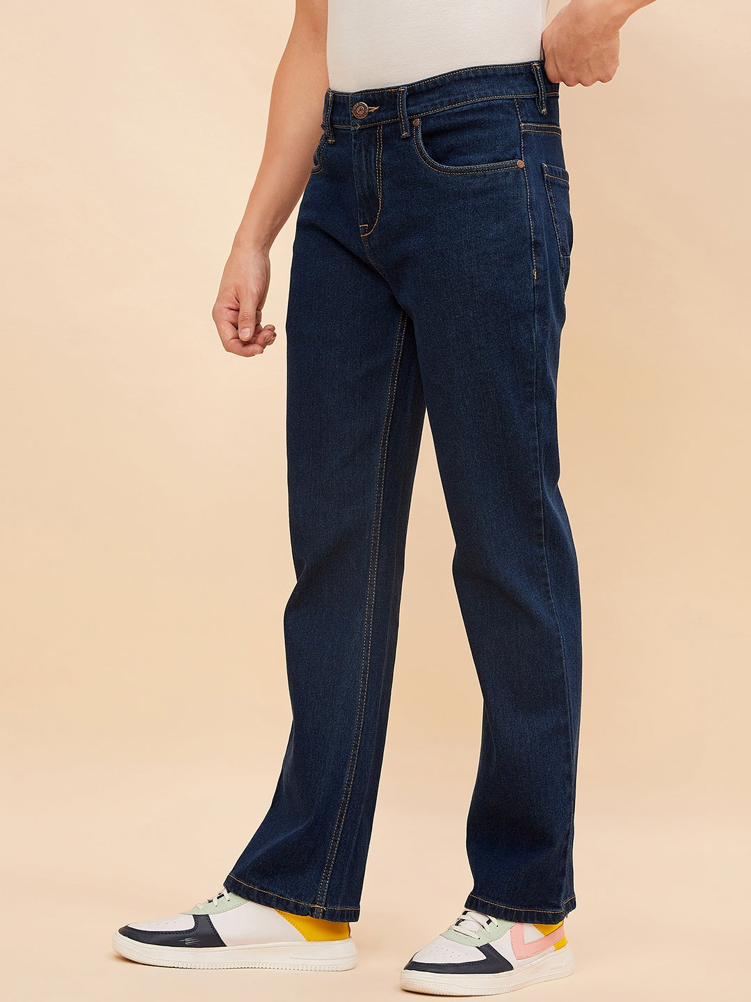 Men Bootcut Mid-Rise Stretchable Jeans