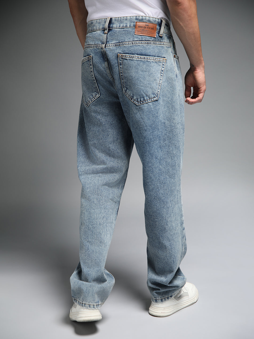 Men Straight Fit Mid-Rise Clean Look Heavy Fade Cotton Jeans