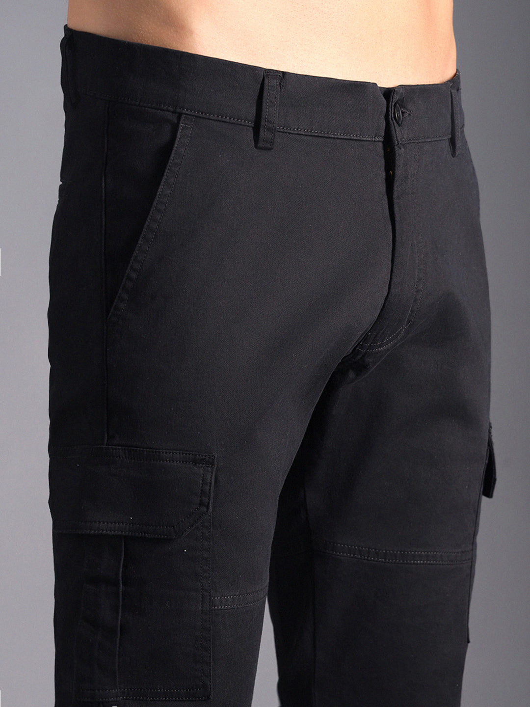 Men Relaxed Mid-Rise Cotton Cargo Trousers