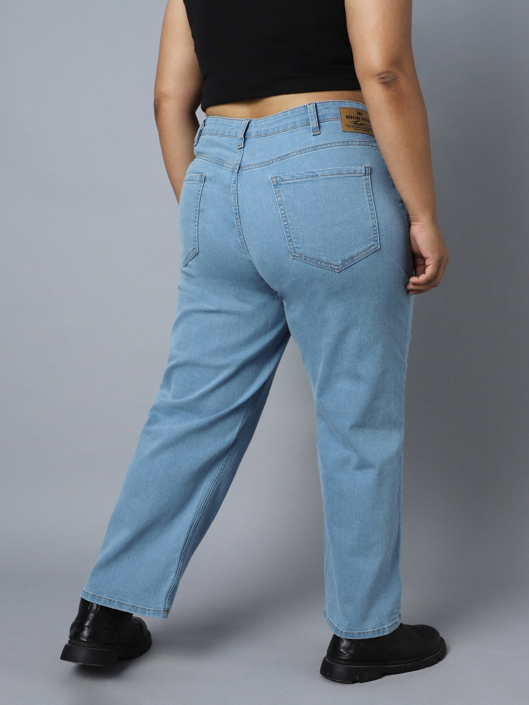 Women Plus Size Dad Fit High-Rise Clean Look Stretchable Jeans