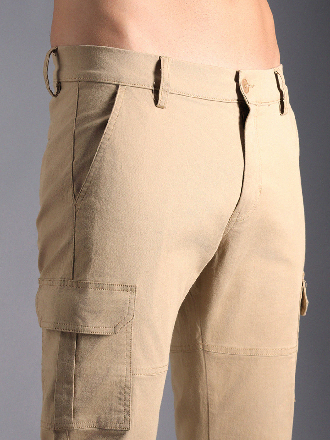 Men Relaxed Mid-Rise Cotton Cargos Trousers